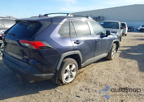 2021 Toyota Rav4 Xle z USA, uszkodzony, nr VIN 2T3W1RFV3MW117085